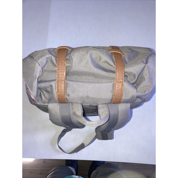 herschel backpack little america white Herschel Supply Co. USA A side zipper allows direct access to the main compartment without having to fully open the backpack Little America Mid Volume Backpack